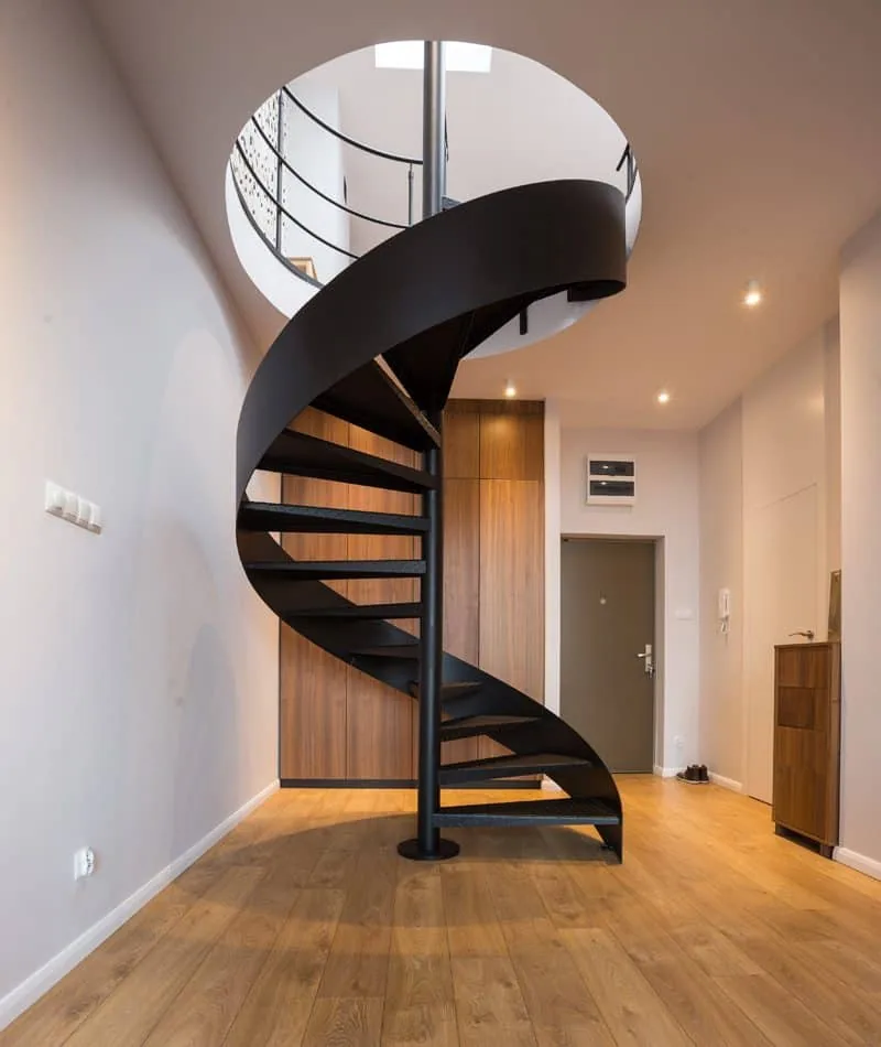 Treppen aus Polen nach Maß als gewendelte Treppe