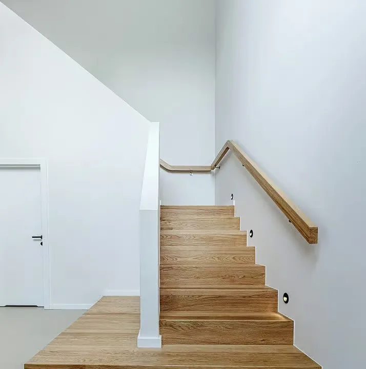 Treppen aus Polen nach Maß als moderne Bolzentreppe