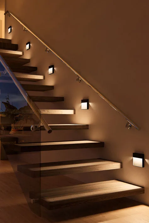 Kragarmtreppen aus Polen mit freitragenden Holzstufen