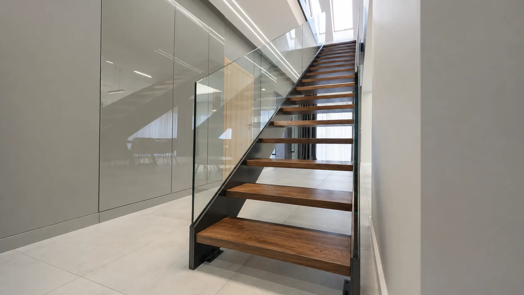 Nussbaum Treppe aus Polen Beispiel 2