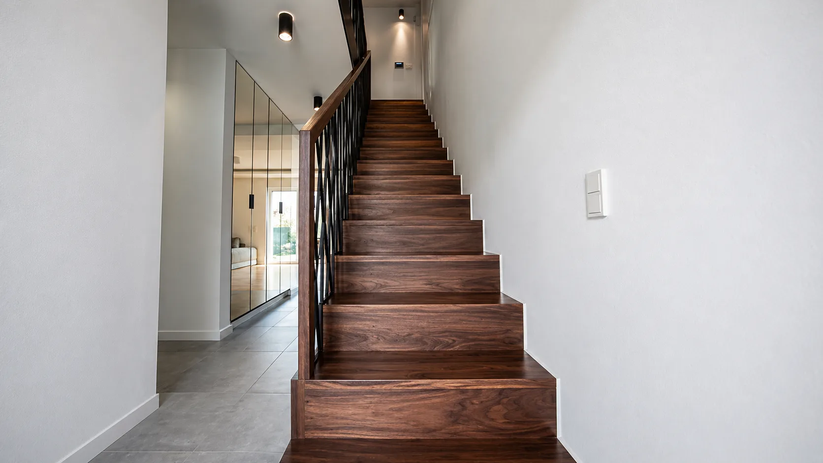 Nussbaum Treppe aus Polen Beispiel 3