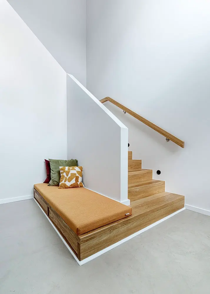 Holztreppe modernes Design
